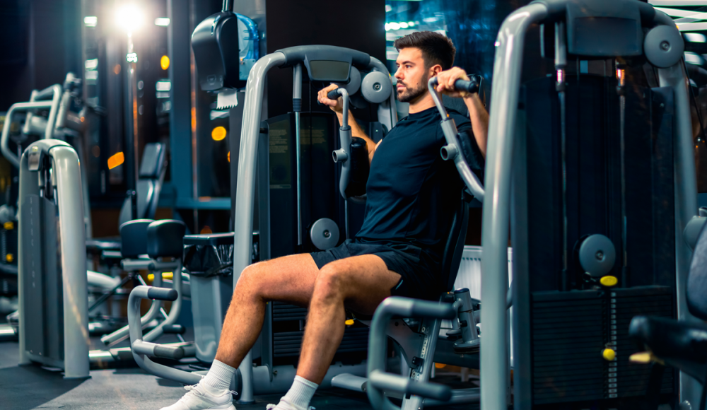 Maschinen, Hanteln & Co.: Krafttrainings-Methoden im Vergleich