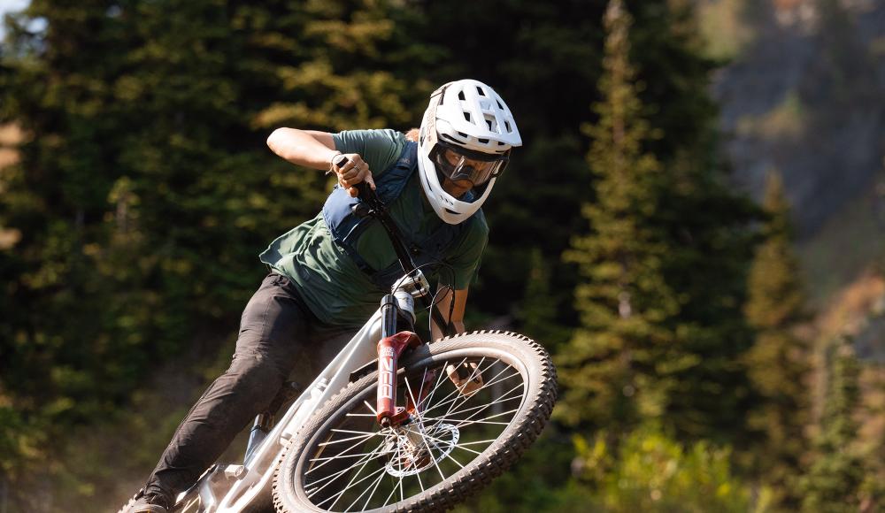 SWITCH FAST, RIDE YOUR WAY - Gewinne einen ABUS MTB Helm