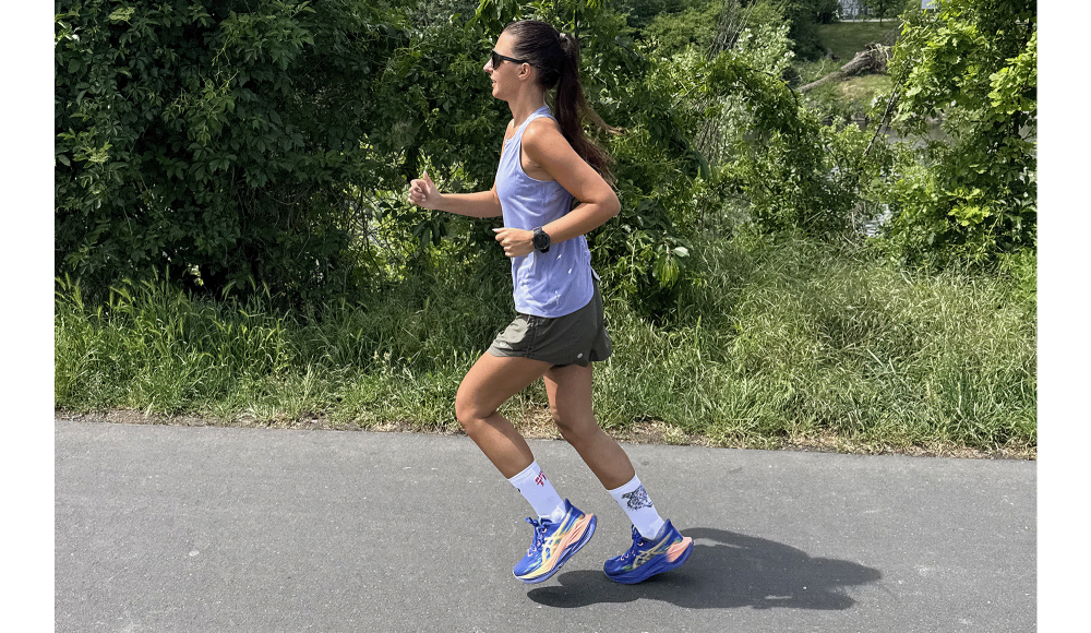 Vollständig ausgerüstet von ASICS - Veronika testet Laufschuhe und Outfit