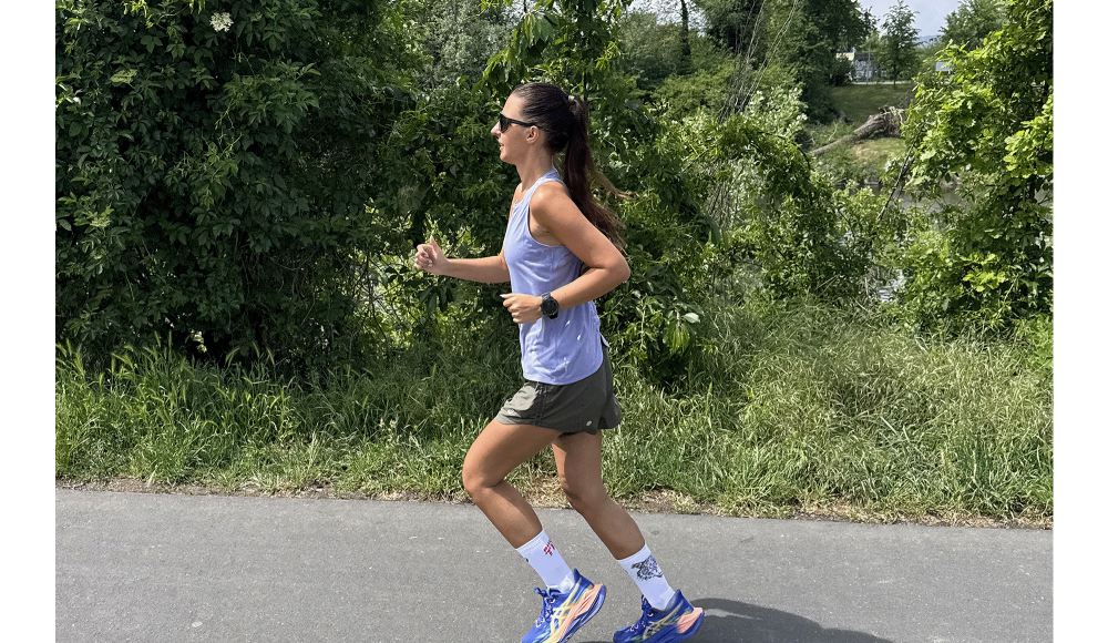 Vollständig ausgerüstet von ASICS - Veronika testet Laufschuhe und Outfit