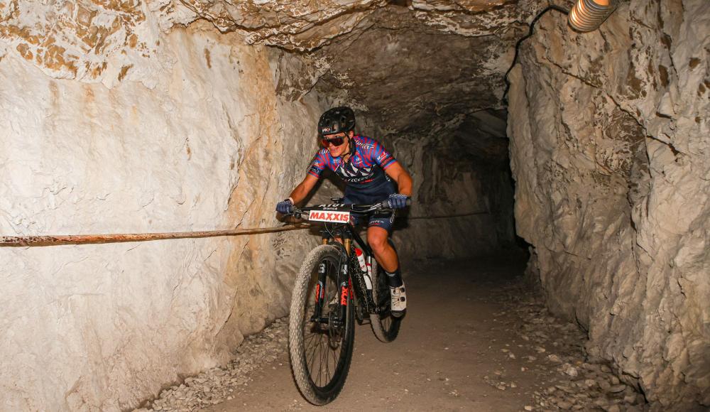 4.200 Biker aus 42 Nationen: Somavilla und Pliem triumphieren bei der Salzkammergut Mountainbike Trophy
