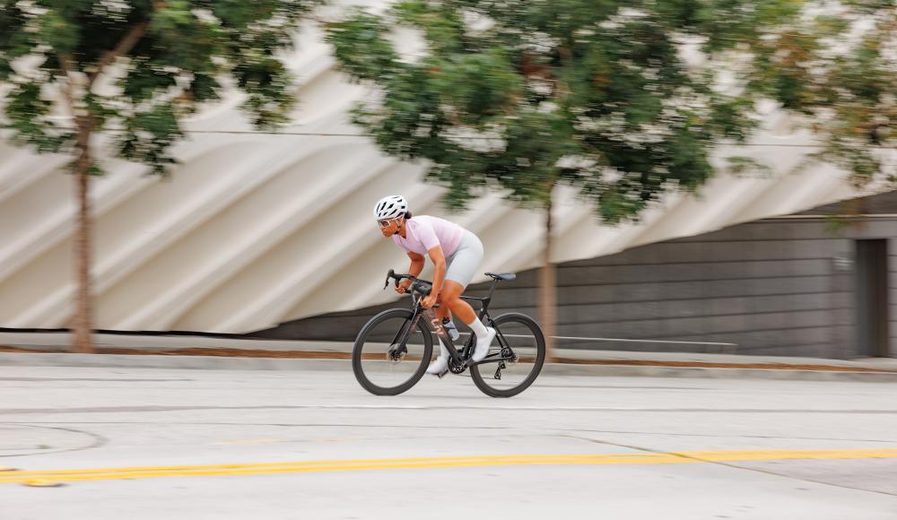 Das Rad dreht sich: Warum immer mehr Frauen aufs Rennrad und Gravelbike steigen