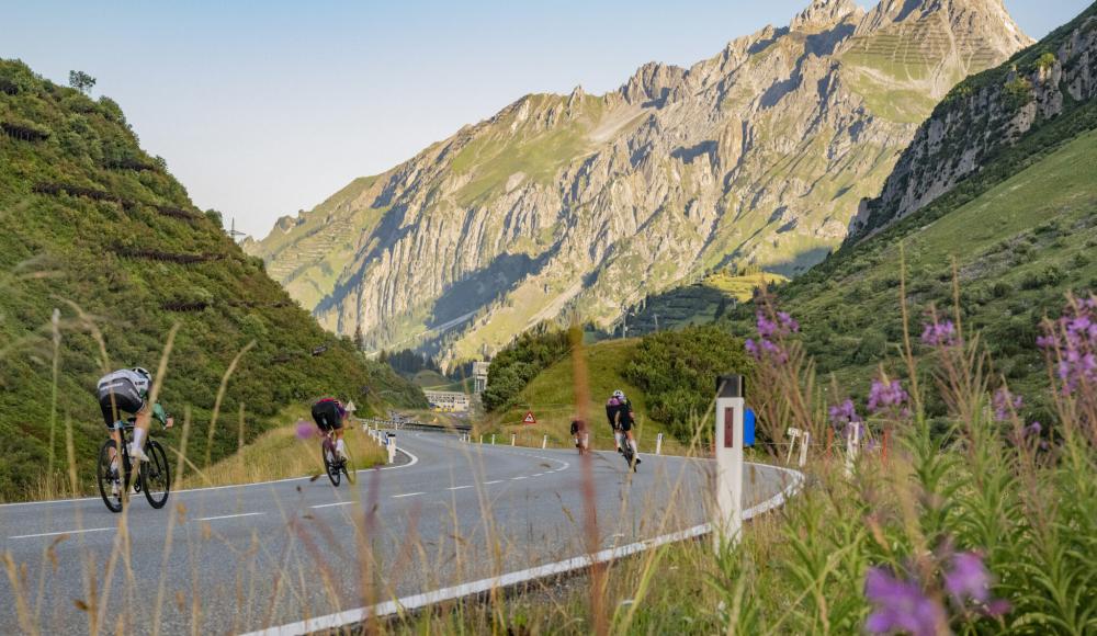 Heimsiege beim Arlberg Giro 2026: Geiger dreht Damenrennen, Pammer triumphiert solo