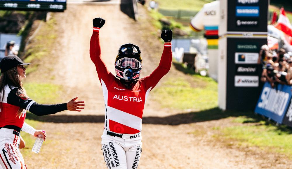 Valentina Höll holt fünften WM-Titel in Folge