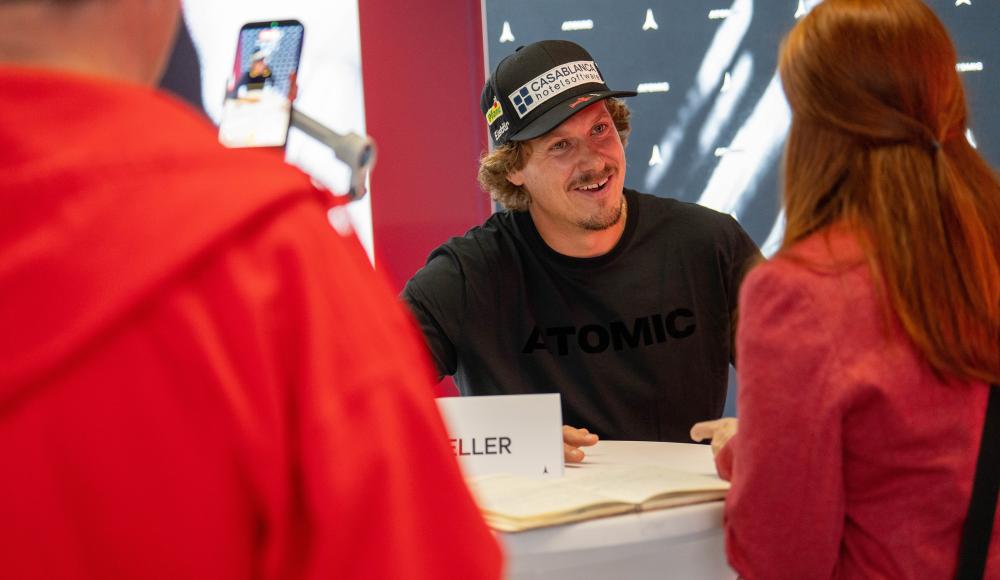 Heimspiel vor dem Heimrennen: Atomic stimmt Redster-Team auf Sölden ein